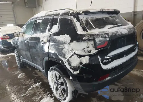 2018 Jeep Compass Limited 4X4 из США, поврежденный, VIN 3C4NJDCB0JT199837